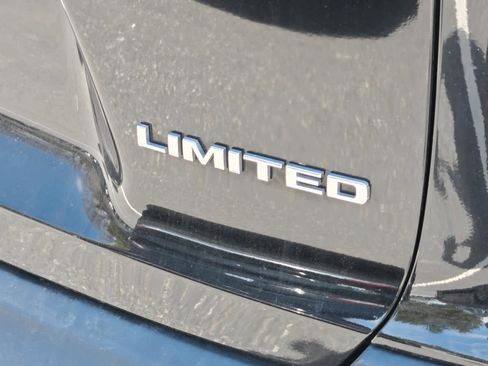 Used 2020 Jeep Cherokee Limited AWD/4WD image 16