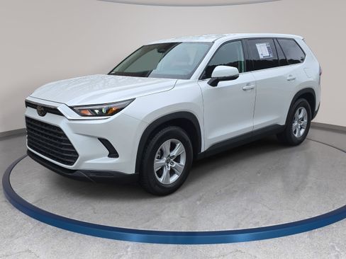 Certified 2025 Toyota Grand Highlander FWD image 1