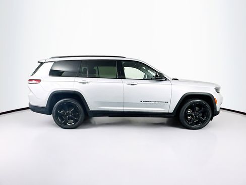 Used 2021 Jeep Grand Cherokee L Laredo image 10