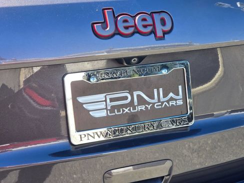 Used 2018 Jeep Grand Cherokee Trailhawk w/ Trailhawk Luxury Group AWD/4WD image 15