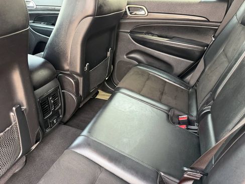 Used 2020 Jeep Grand Cherokee Altitude AWD/4WD image 16