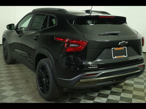 New 2026 Chevrolet Trax ACTIV w/ Driver Confidence Package image 14