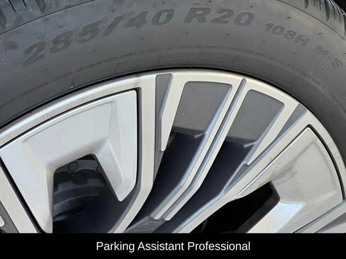 Used 2024 BMW i7 xDrive60 AWD/4WD image 15