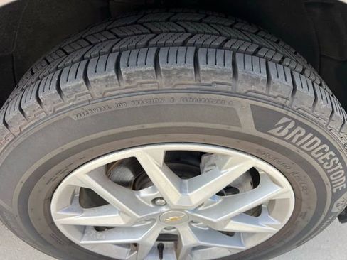 Used 2023 Chevrolet Equinox LT w/ Driver Convenience Package AWD/4WD image 5