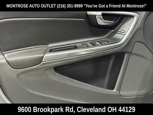 Used 2018 Volvo S60 T5 Inscription image 11