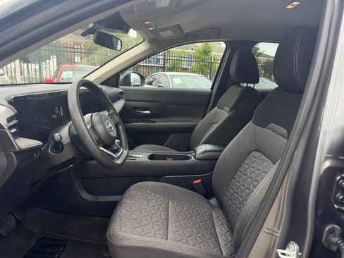 Used 2025 Nissan Kicks SV FWD image 8