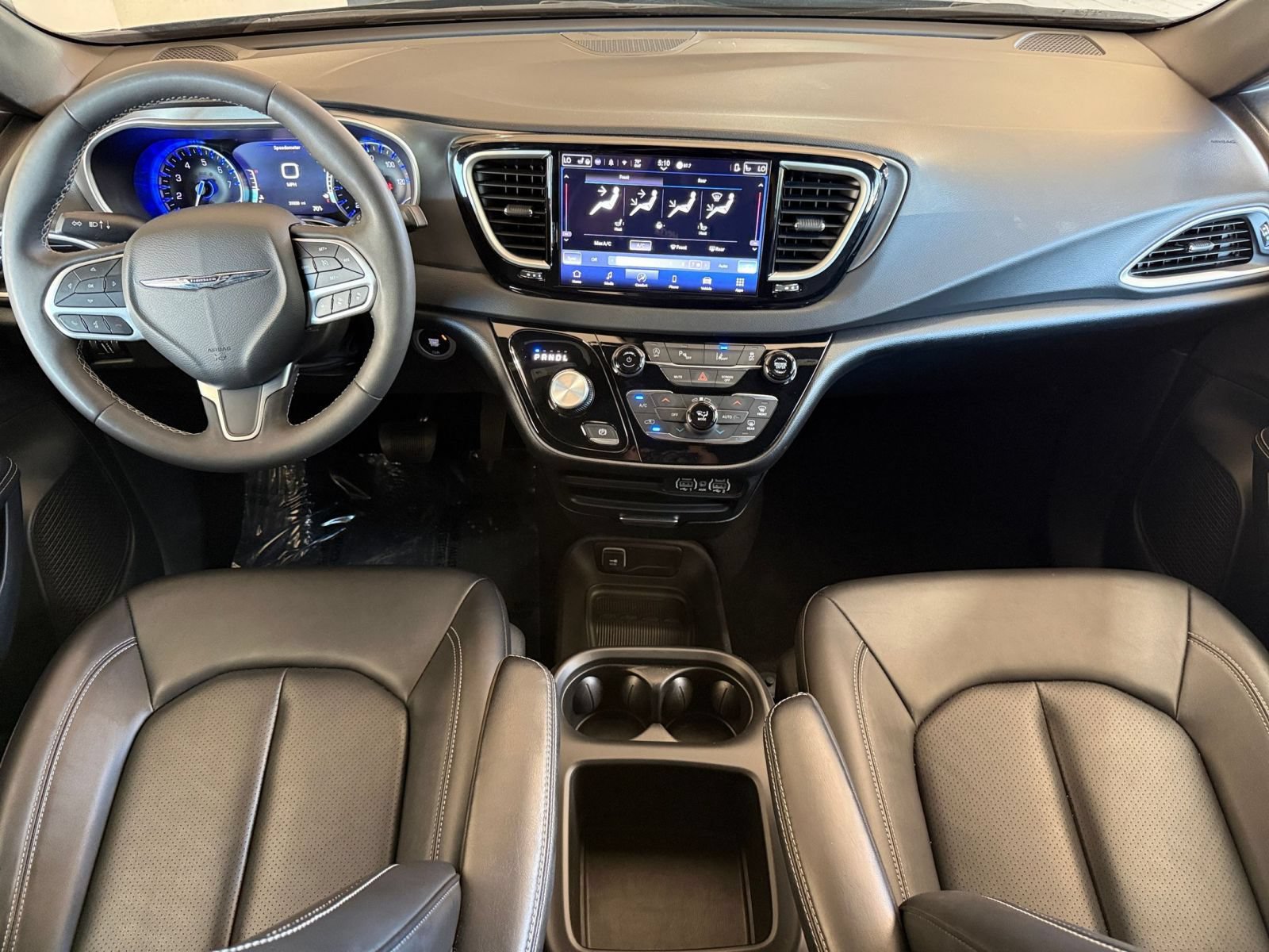 Used 2025 Chrysler Pacifica Select FWD image 35