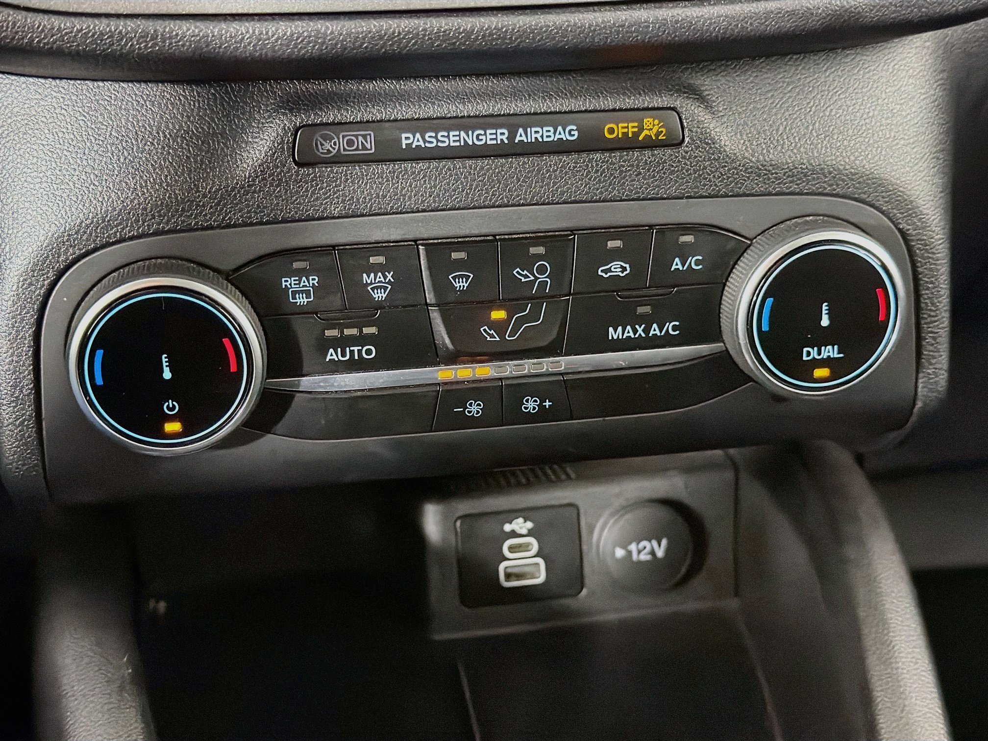 Used 2025 Ford Escape Active AWD/4WD image 23