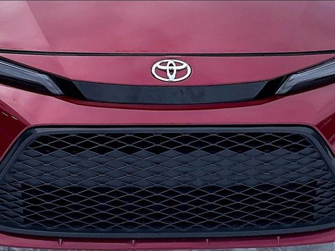 Used 2025 Toyota Corolla SE image 31