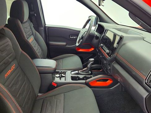 Used 2025 Nissan Frontier PRO-4X image 22