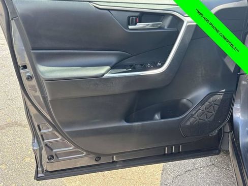 Used 2020 Toyota RAV4 XLE AWD/4WD image 9