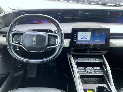 Used 2024 Lincoln Nautilus Reserve image 12