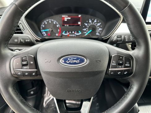 Certified 2022 Ford Escape SE w/ SE Sport Appearance Package image 24