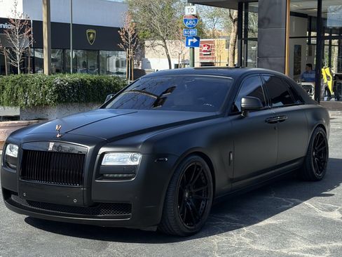Used 2012 Rolls-Royce Ghost image 2