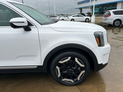 Used 2025 Kia Telluride S image 2