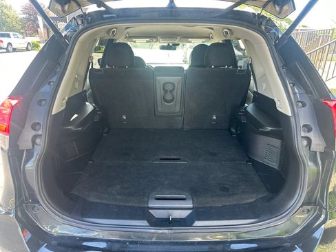 Used 2020 Nissan Rogue SV FWD image 7