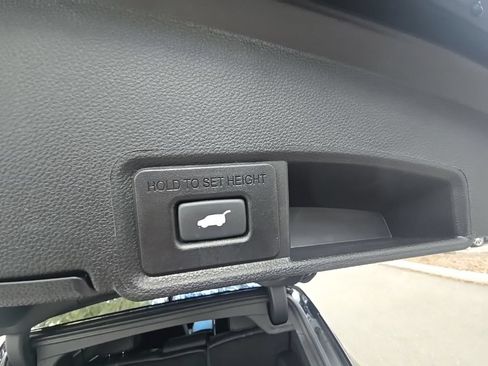 Certified 2025 Acura RDX SH-AWD image 33