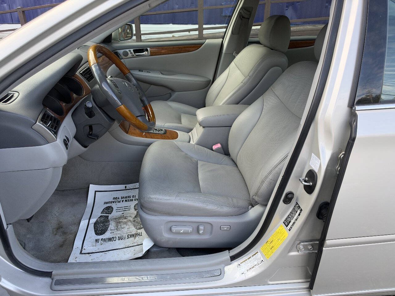 Used 2005 Lexus ES 330 FWD image 10