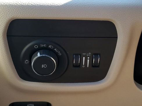 Certified 2022 Jeep Grand Cherokee L Limited image 38