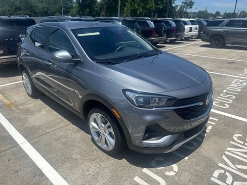 Used 2021 Buick Encore GX Preferred w/ Cold Weather Comfort Package FWD image 1