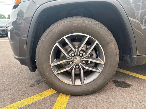 Used 2018 Jeep Grand Cherokee Limited AWD/4WD image 10