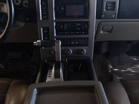 Used 2003 HUMMER H2 w/ Preferred Equipment Group AWD/4WD image 36