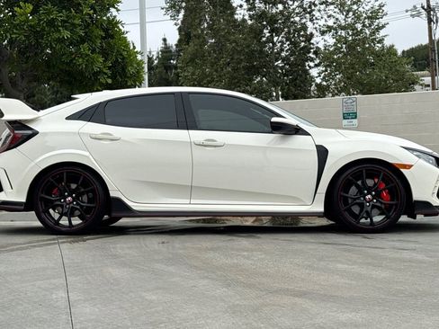 Certified 2018 Honda Civic Type R image 6