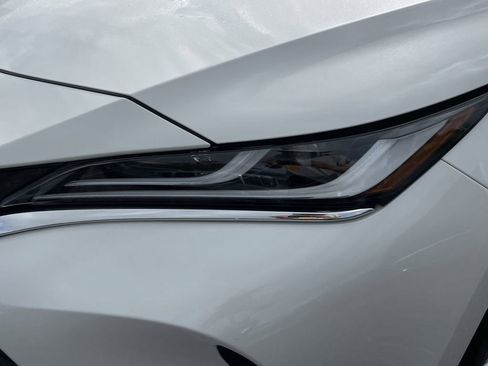 Used 2021 Toyota Venza XLE w/ Softex Package image 7