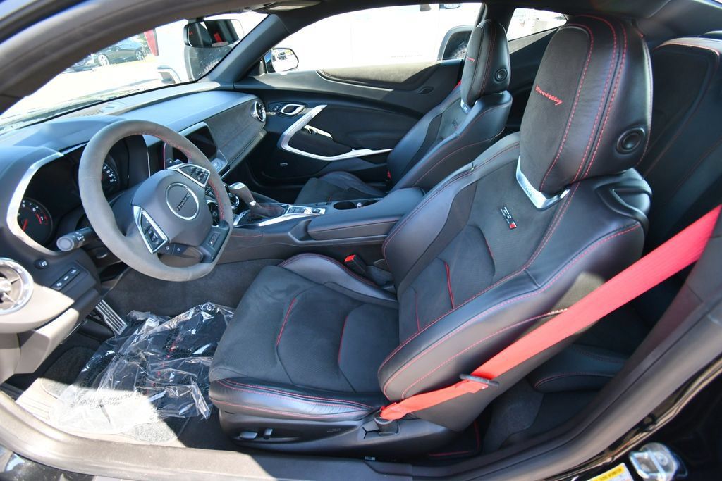 Used 2017 Chevrolet Camaro ZL1 RWD image 11