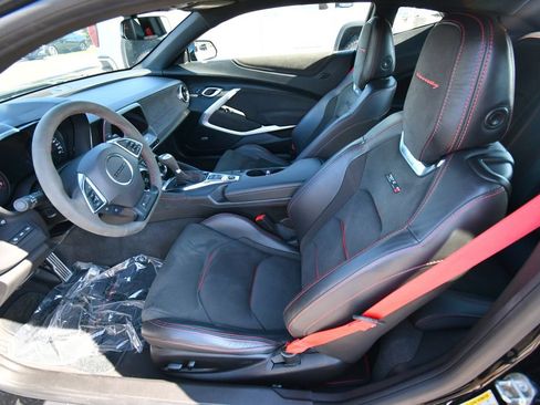 Used 2017 Chevrolet Camaro ZL1 RWD image 11