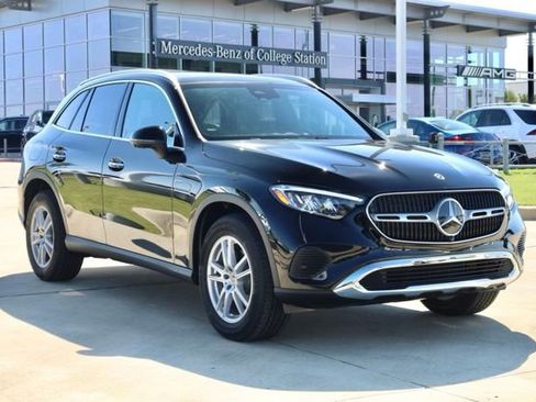 Used 2025 Mercedes-Benz GLC 300 4MATIC image 3