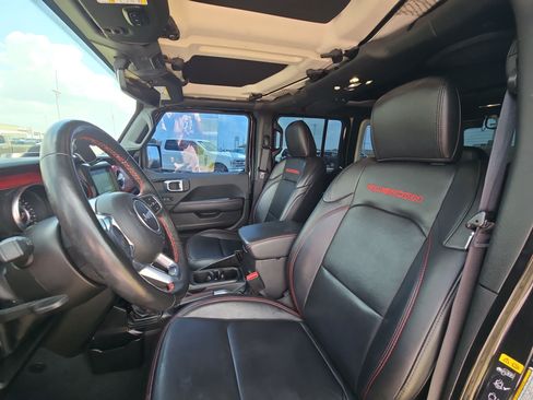 Used 2022 Jeep Wrangler Unlimited Rubicon w/ Cold Weather Group AWD/4WD image 14