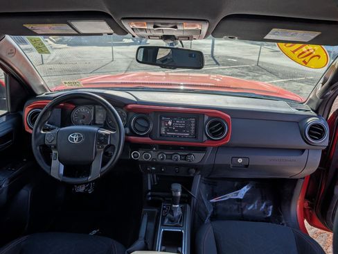 Used 2016 Toyota Tacoma TRD Off-Road w/ Towing Package image 25