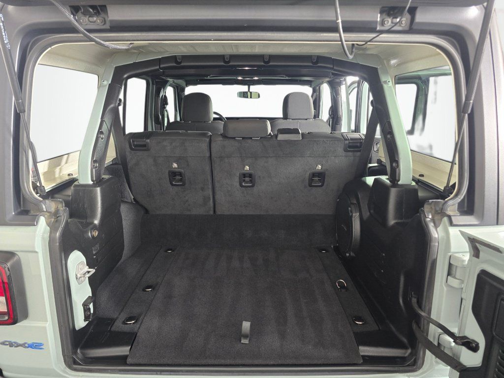 Used 2023 Jeep Wrangler Unlimited AWD/4WD image 12