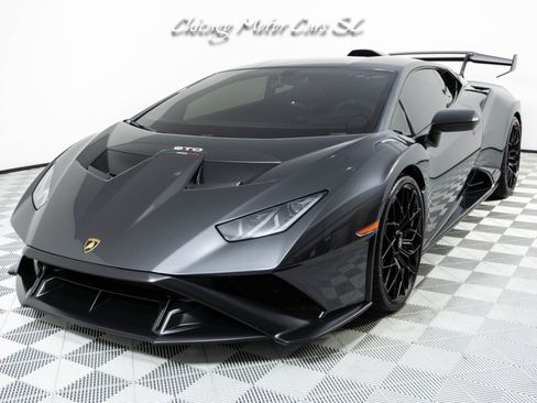 Used 2022 Lamborghini Huracan STO RWD image 8