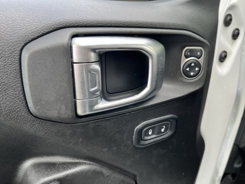 Used 2023 Jeep Wrangler Sport AWD/4WD image 12