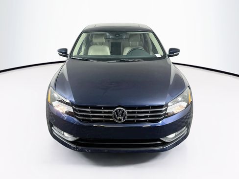 Used 2015 Volkswagen Passat TDI SEL Premium FWD image 2