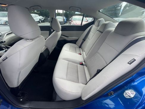 Used 2025 Nissan Altima 2.5 SV image 25