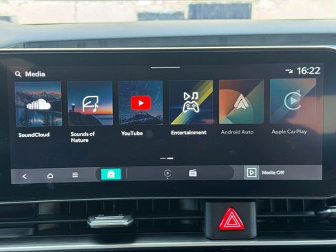 Used 2025 Kia Carnival SX Prestige FWD image 28