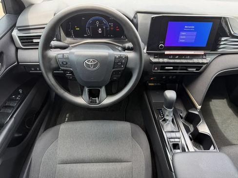 Used 2026 Toyota Camry LE w/ Convenience Package FWD image 11