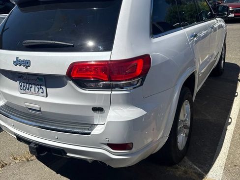 Used 2018 Jeep Grand Cherokee Overland AWD/4WD image 8