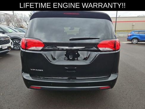 New 2026 Chrysler Voyager LX image 7