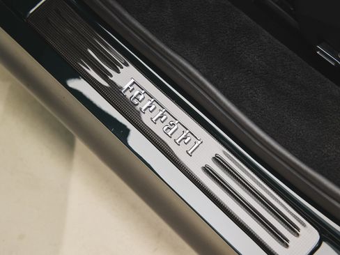 Used 2024 Ferrari SF90 Spider image 44