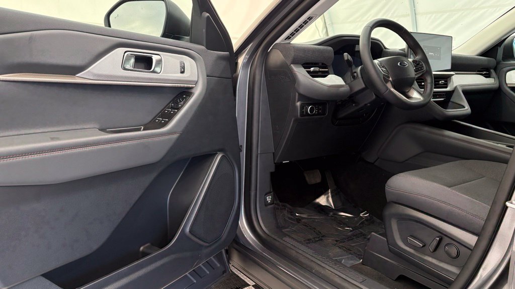 New 2026 Ford Explorer Active AWD/4WD image 40