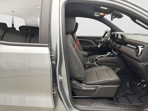 Used 2024 Chevrolet Colorado Z71 w/ Z71 Convenience Package 2 AWD/4WD image 17