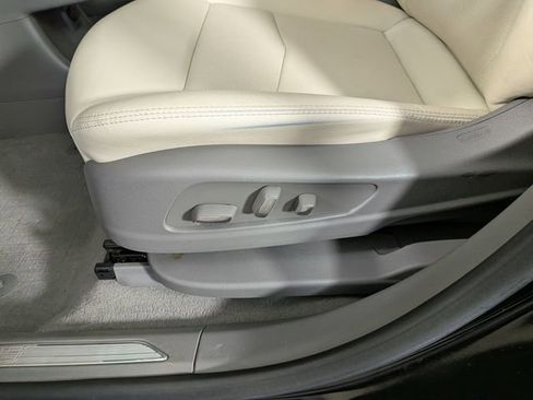 Certified 2023 Cadillac XT5 Premium Luxury AWD/4WD image 17