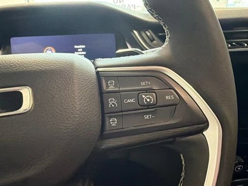 Used 2023 Jeep Grand Cherokee Altitude AWD/4WD image 36