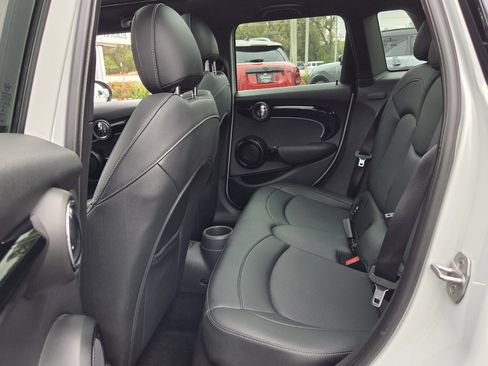 Used 2022 MINI Cooper S image 11