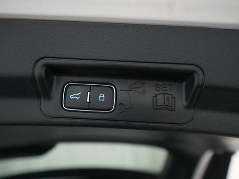 Used 2021 Ford Explorer XLT w/ XLT Sport Appearance Package image 15