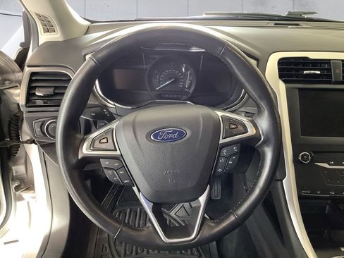 Used 2013 Ford Fusion SE image 9